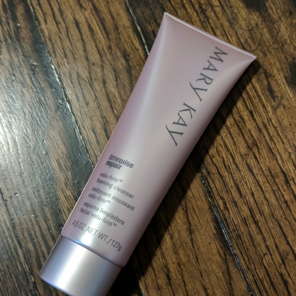 Mary Kay volu firm foaming cleanser